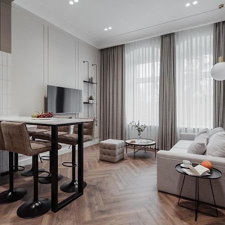 New! Luxury Apartment In The Center Of Odessa Overlooking Deribasovskaya Str. Low Price! エクステリア 写真