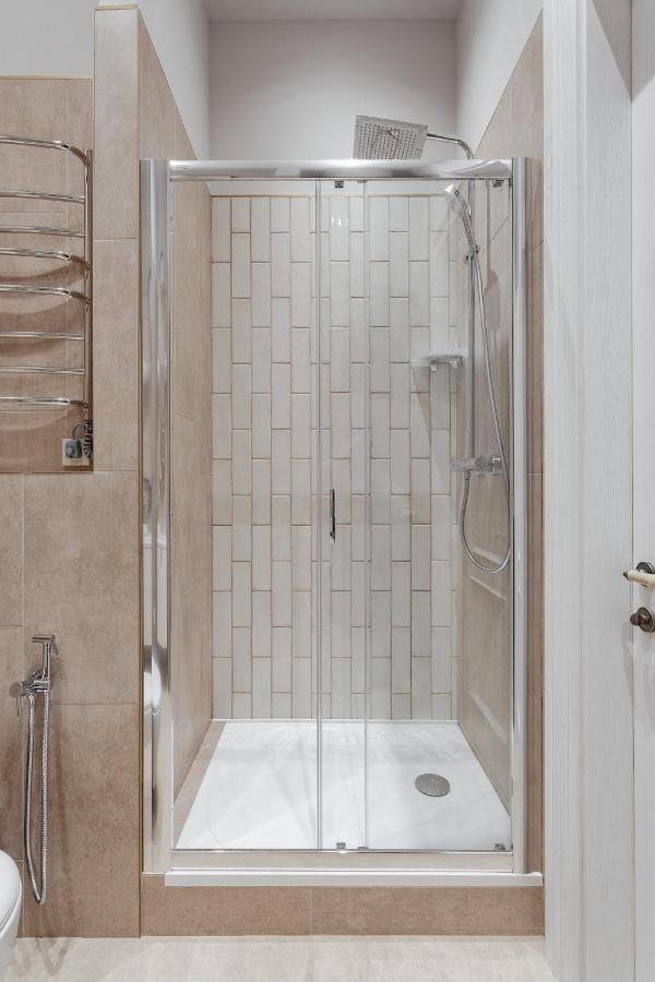 New! Luxury Apartment In The Center Of Odessa Overlooking Deribasovskaya Str. Low Price! エクステリア 写真