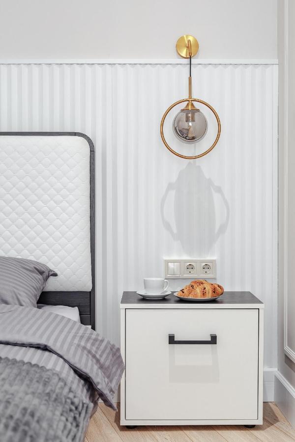 New! Luxury Apartment In The Center Of Odessa Overlooking Deribasovskaya Str. Low Price! エクステリア 写真