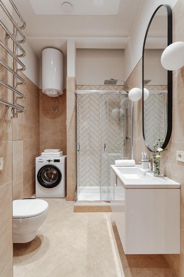 New! Luxury Apartment In The Center Of Odessa Overlooking Deribasovskaya Str. Low Price! エクステリア 写真