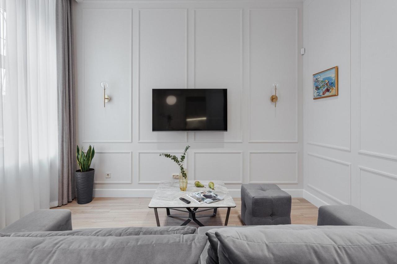 New! Luxury Apartment In The Center Of Odessa Overlooking Deribasovskaya Str. Low Price! エクステリア 写真