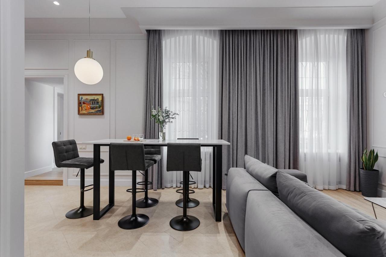 New! Luxury Apartment In The Center Of Odessa Overlooking Deribasovskaya Str. Low Price! エクステリア 写真
